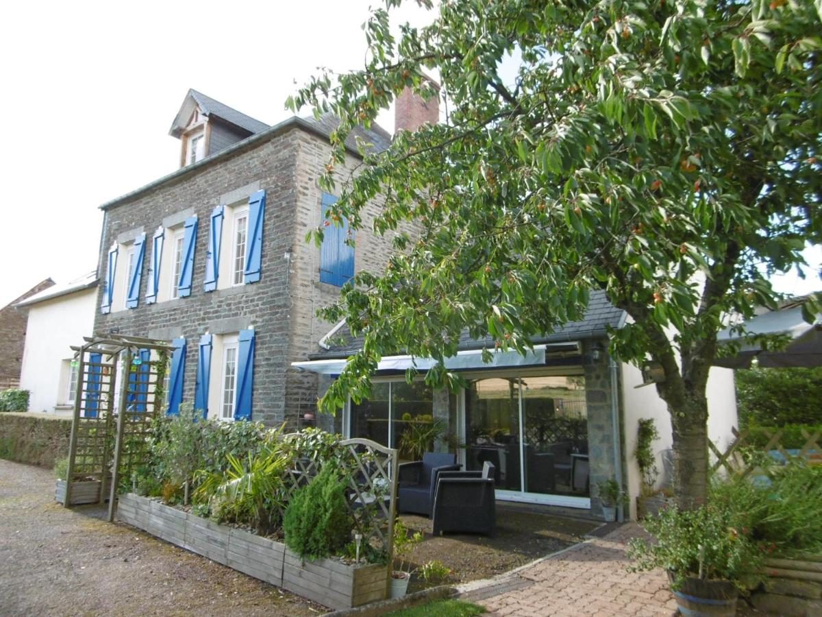La maison d'hôtes de La Mousse et sa terrasse